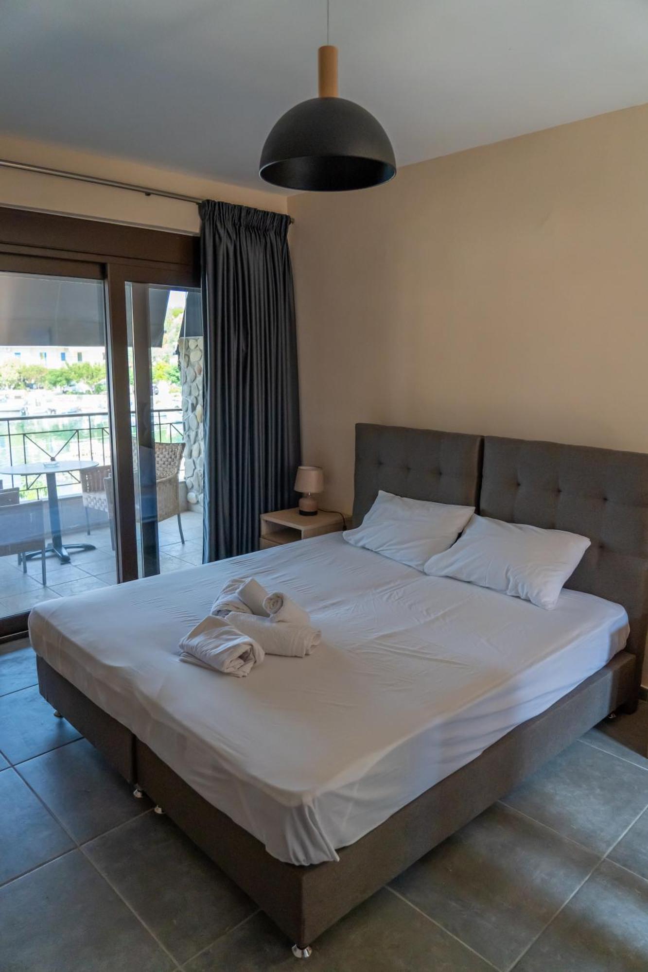 Prego Living Apartments Vathi  Exterior photo