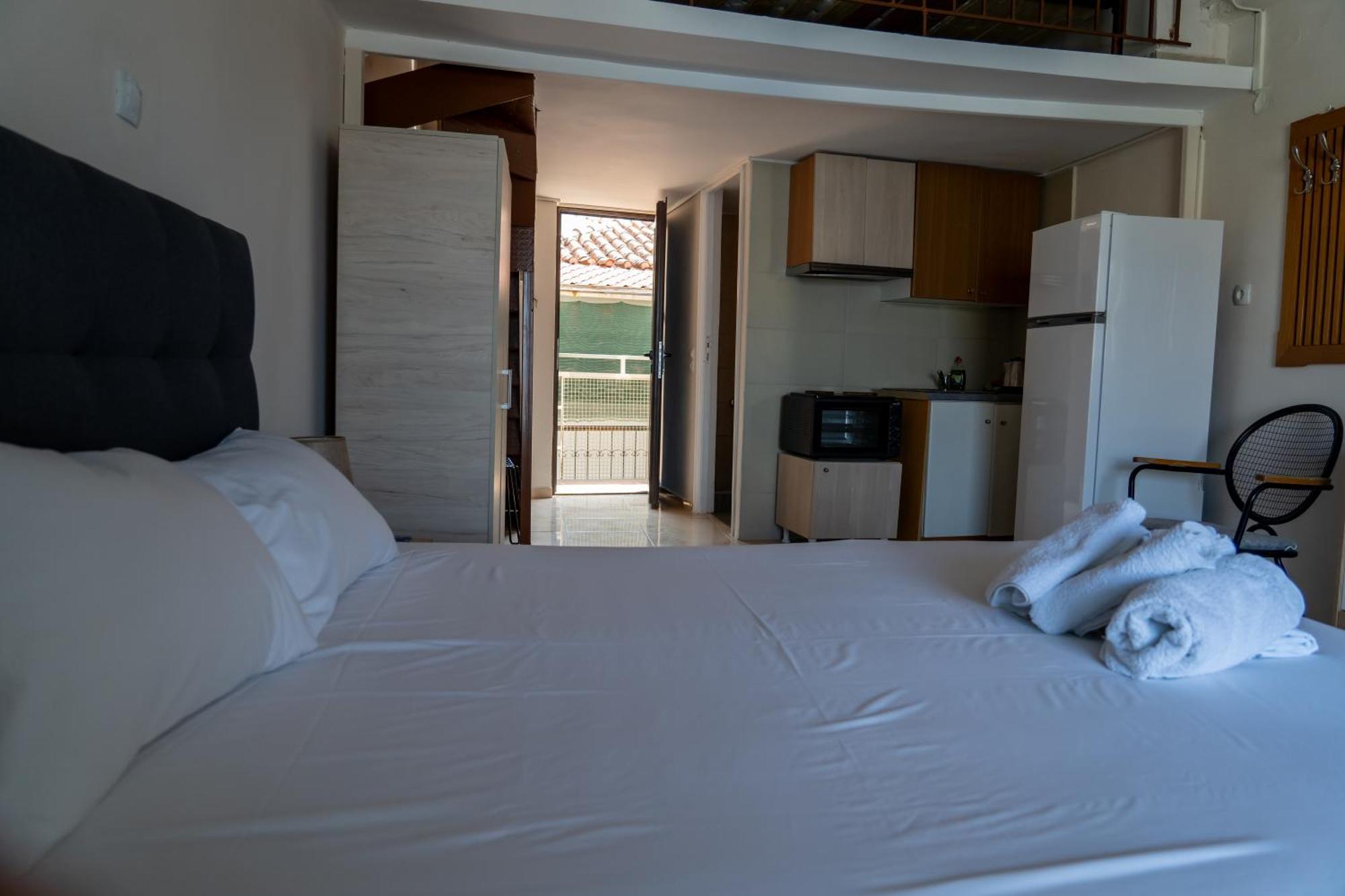 Prego Living Apartments Vathi  Exterior photo